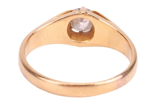 Lot 24 - An early 20th century diamond ring, the...