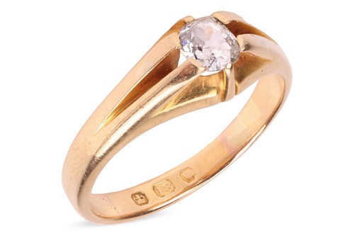 Lot 24 - An early 20th century diamond ring, the...