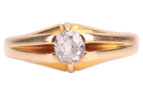 Lot 24 - An early 20th century diamond ring, the...