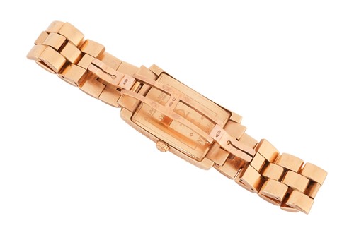 Lot Baume & Mercier – An 18ct Yellow Gold Hampton...