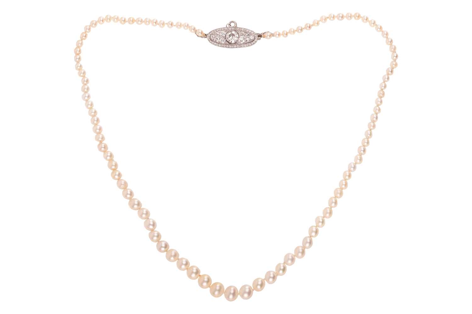 Lot 38 - An early 20th Century natural pearl necklace...
