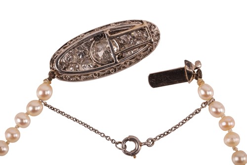 Lot 38 - An early 20th Century natural pearl necklace...