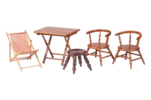 Lot 20 - A pair of early 20th century wooden doll...