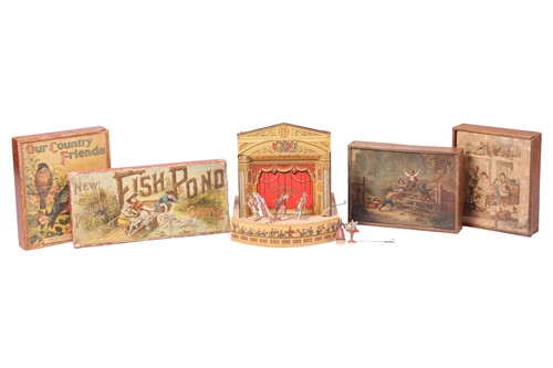 Lot 44 - A boxed late 19th Century/early 20th Century...