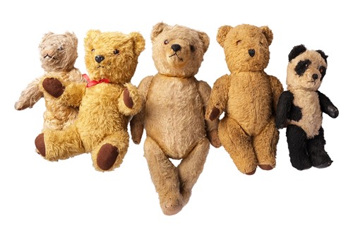 Lot 30 - A group of five early 20th century and later...