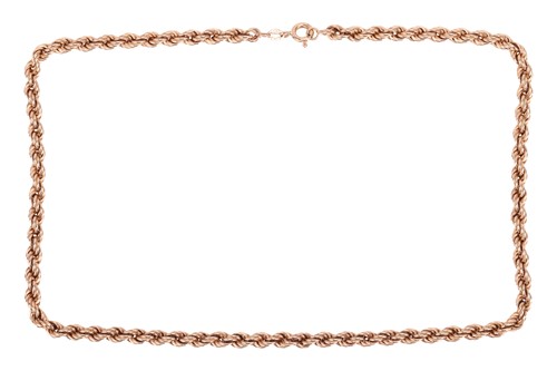 Lot 146 - A twisted rope link chain in 9ct yellow gold,...