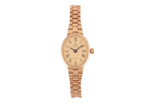 Lot 194 - Marvin Revue – A 9ct Gold Dress Watch Year:...