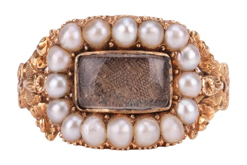 Lot 4 - A George IV mourning ring set with split...