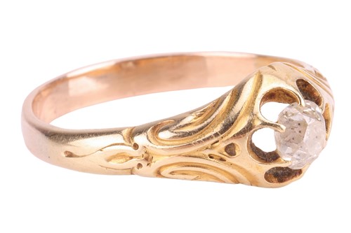 Lot 28 - An early 20th-century diamond-set ring, with...