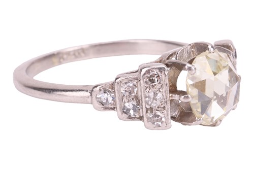 Lot 37 - A rose-cut diamond solitaire ring, featuring a...