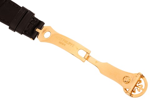 Lot 223 - Patek Philippe – A Fine 18ct Rose Gold World...