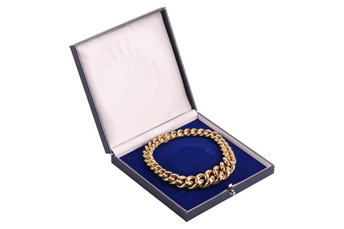 Lot 68 - Mappin & Webb - an 18ct yellow gold graduated...