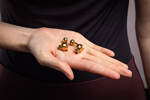 Lot 179 - Cartier – A pair of Panthère de Cartier 18ct...