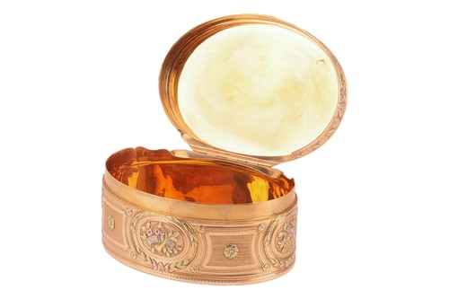 Lot A Louis XV vari-coloured snuff box, of oval...