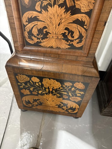 Lot 21 - A William & Mary walnut and marquetry 8-day...