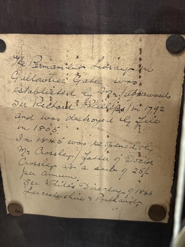 Lot 24 - A George III mahogany 8-day wall clock with...