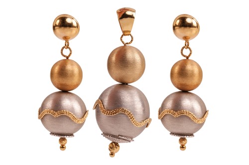 Lot 123 - A beaded drop pendant with matching earrings,...