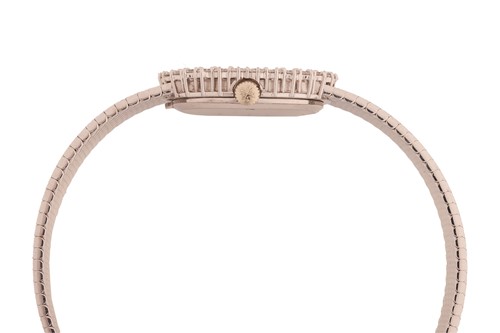 Lot Patek Philippe x Asprey – A Diamond-Set Dress...