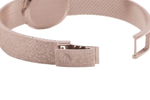 Lot Patek Philippe x Asprey – A Diamond-Set Dress...