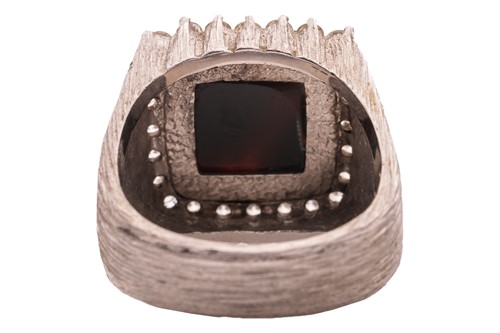 Lot IWC - a diamond and onyx gentlemen’s suite...