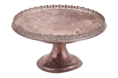 Lot 285 - A silver tazza by Mappin and Webb, London 1926,...
