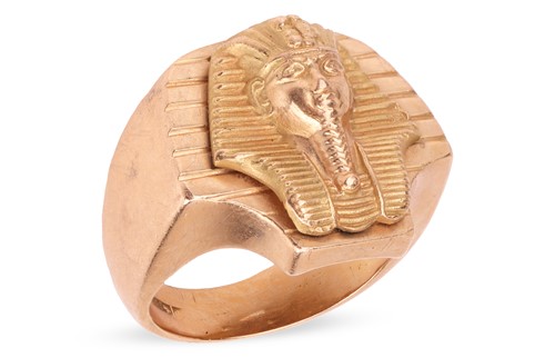 Lot An Egyptian-design ring, depicting a Pharaoh...