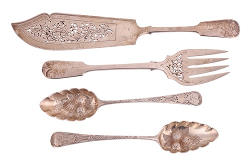 Lot A pair of fish servers and a pair of George...