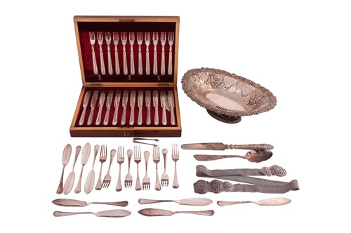 Lot 74 - A cased set of twelve silver plate fruit...