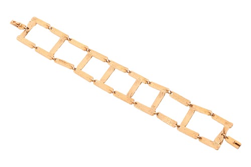 Lot A Modernist textured link bracelet, in the...
