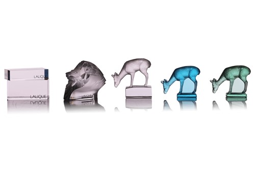 Lot 176 - A contemporary Lalique Daim (deer) glass...