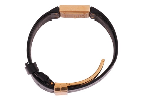 Lot Chanel – A Matelassé Wristwatch Serial:...