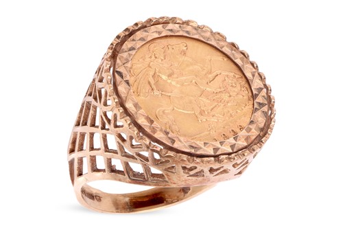 Lot 24 - A mounted half sovereign ring, with an Edward...