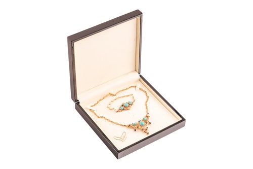 Lot An 18ct gold necklace and bracelet suite set...