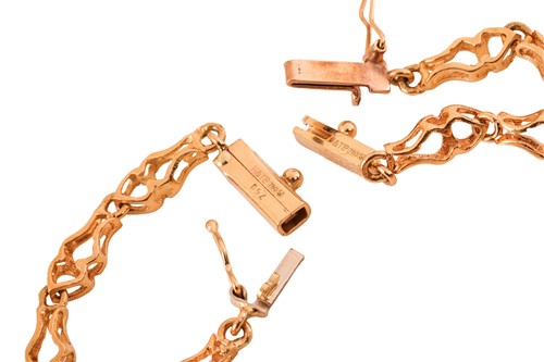 Lot An 18ct gold necklace and bracelet suite set...