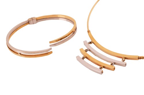 Lot 209 - A necklace and bangle suite, each of...