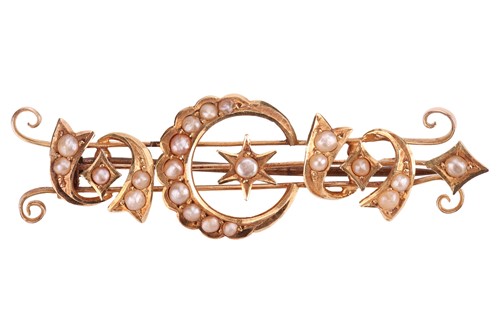 Lot 43 - An Edwardian split pearl bar brooch, of...