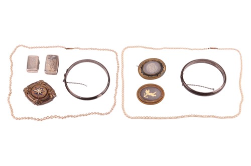 Lot 85 - A mixed group of antique jewellery items...