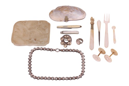 Lot 41 - A miscellaneous group of items, to include...