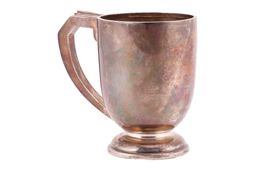 Lot 355 - An Art Deco pint tankard, slightly tapering...