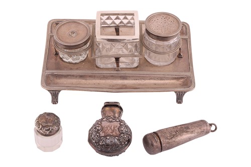 Lot 162 - A George III silver ink stand, rounded...