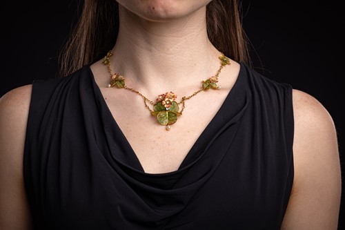 Lot An Art Nouveau shamrock plique-à-jour enamel...