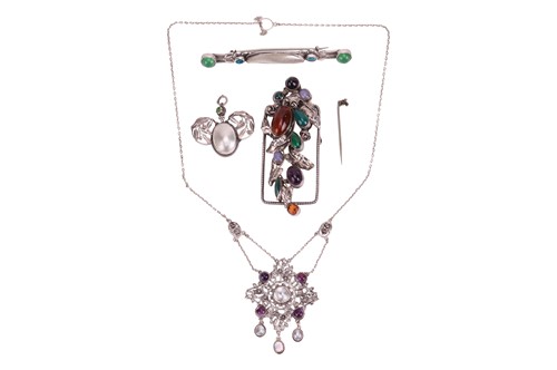 Lot 63 - A collection of English Arts & Crafts...