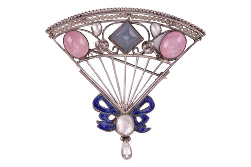 Lot 246 - An Arts and Crafts gem-set fan brooch,...