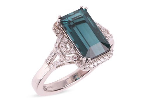 Lot 150 - A tourmaline and diamond-set dress ring,...