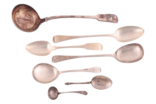 Lot 173 - A George III Irish silver fiddle pattern...