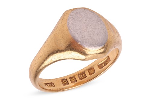 Lot 18 - A late Victorian signet ring in 18ct gold,...