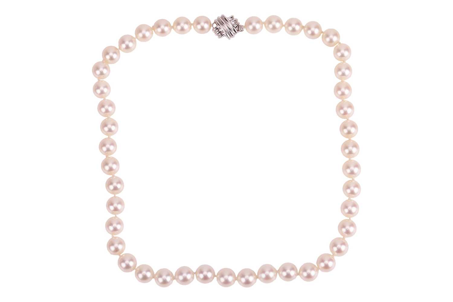 Lot 243 - Tiffany & Co - A freshwater single-strand...