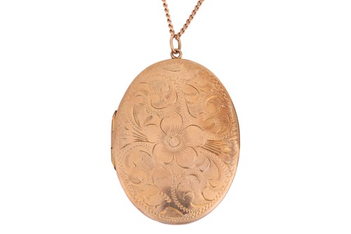 Lot 3 - A Victorian locket necklace, the flat...