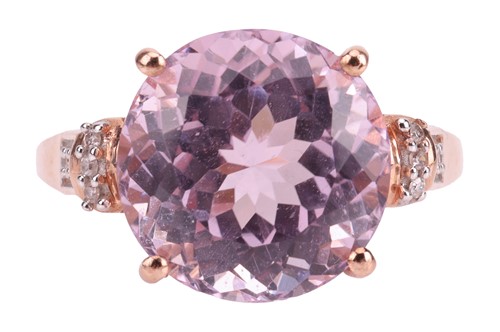 Lot 26 - A kunzite dress ring in 9ct gold, centred with...