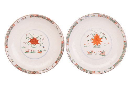 Lot A near pair of 18th-century Kangxi / Yongzheng...